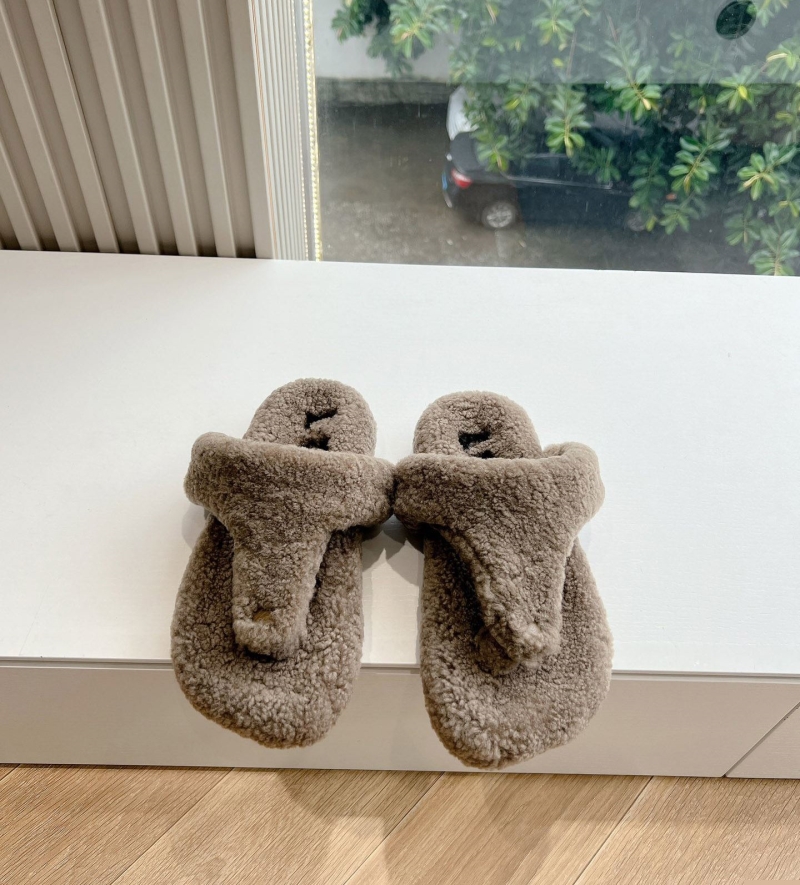 l*ew* slippers